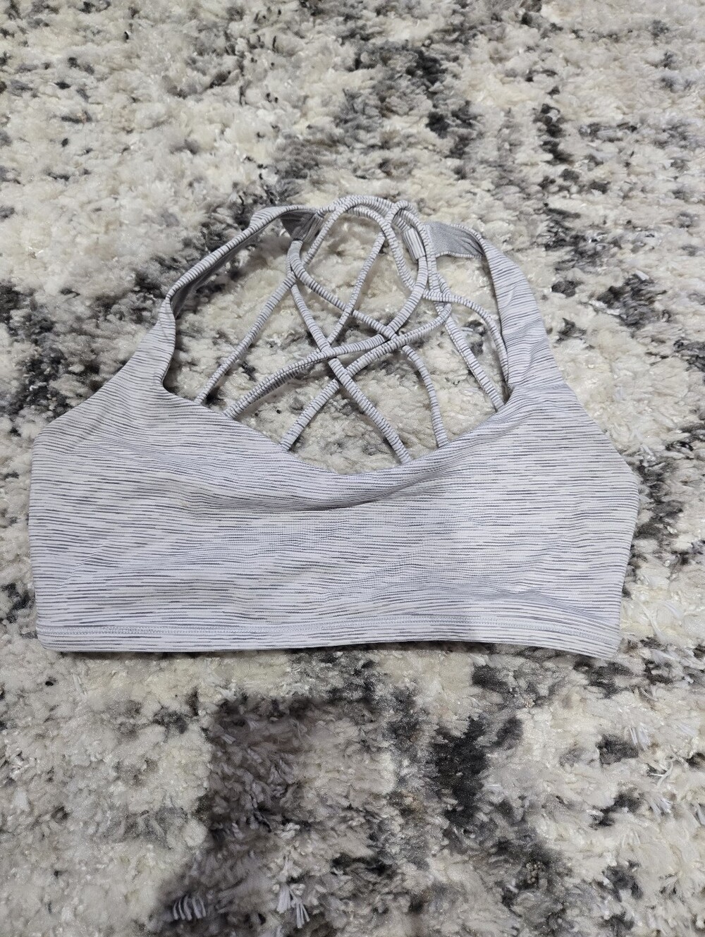 Lululemon Strappy Light Gray Seamless Sports Bralette Size 6